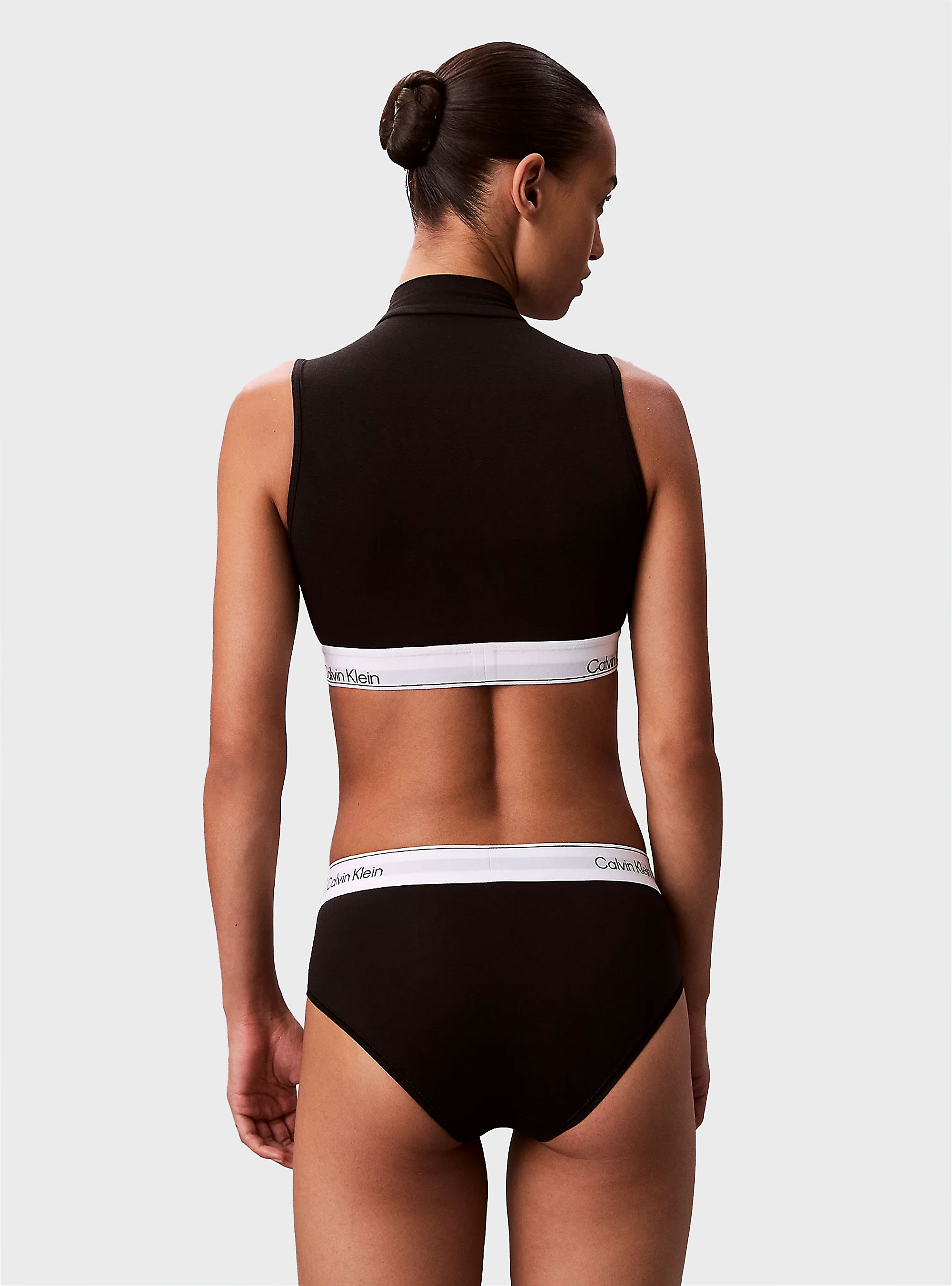 Calvin Klein Lightly Lined Mockneck Bralett - Black