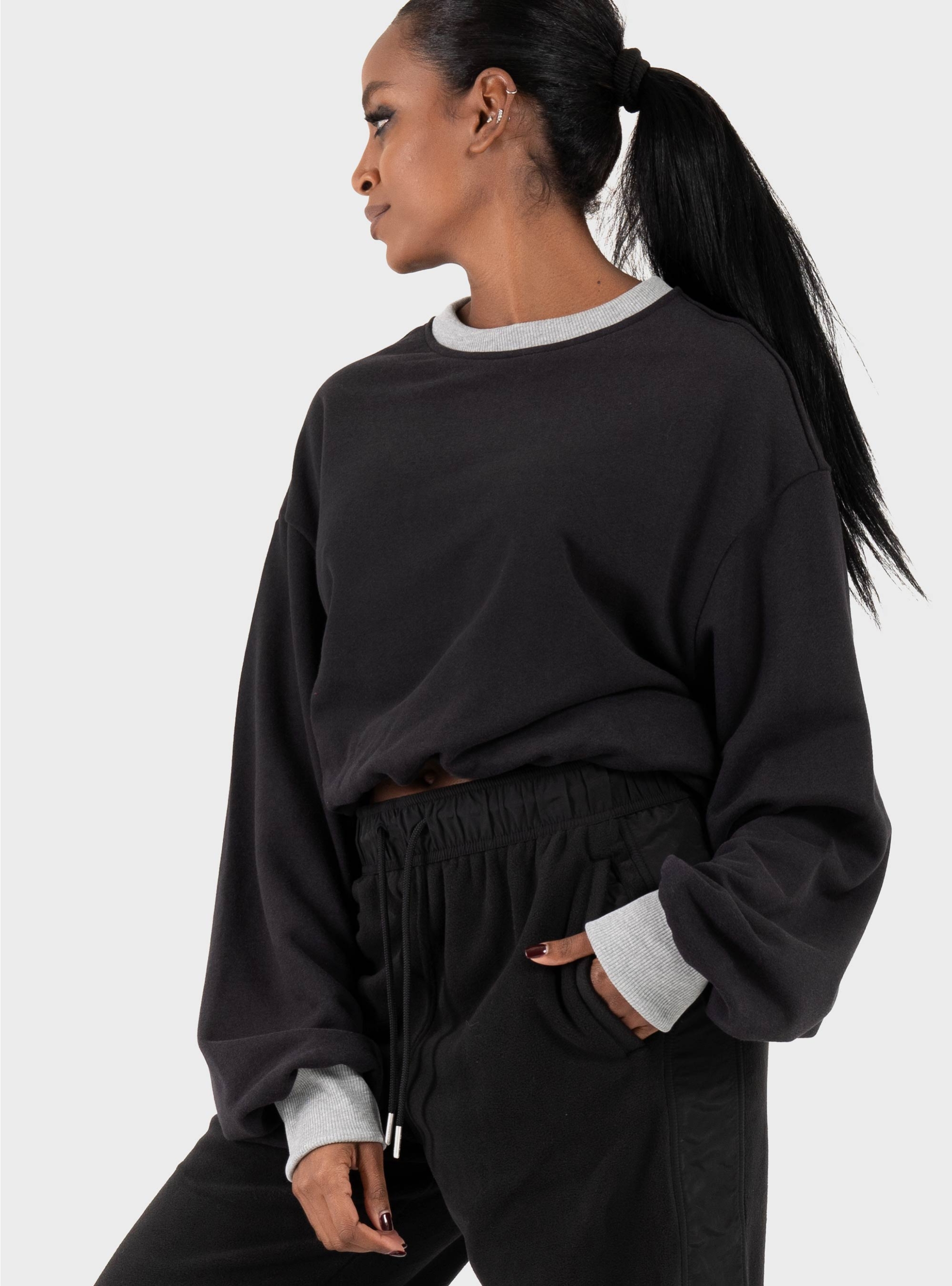 Four Minds CROP BLOUSE - Black
