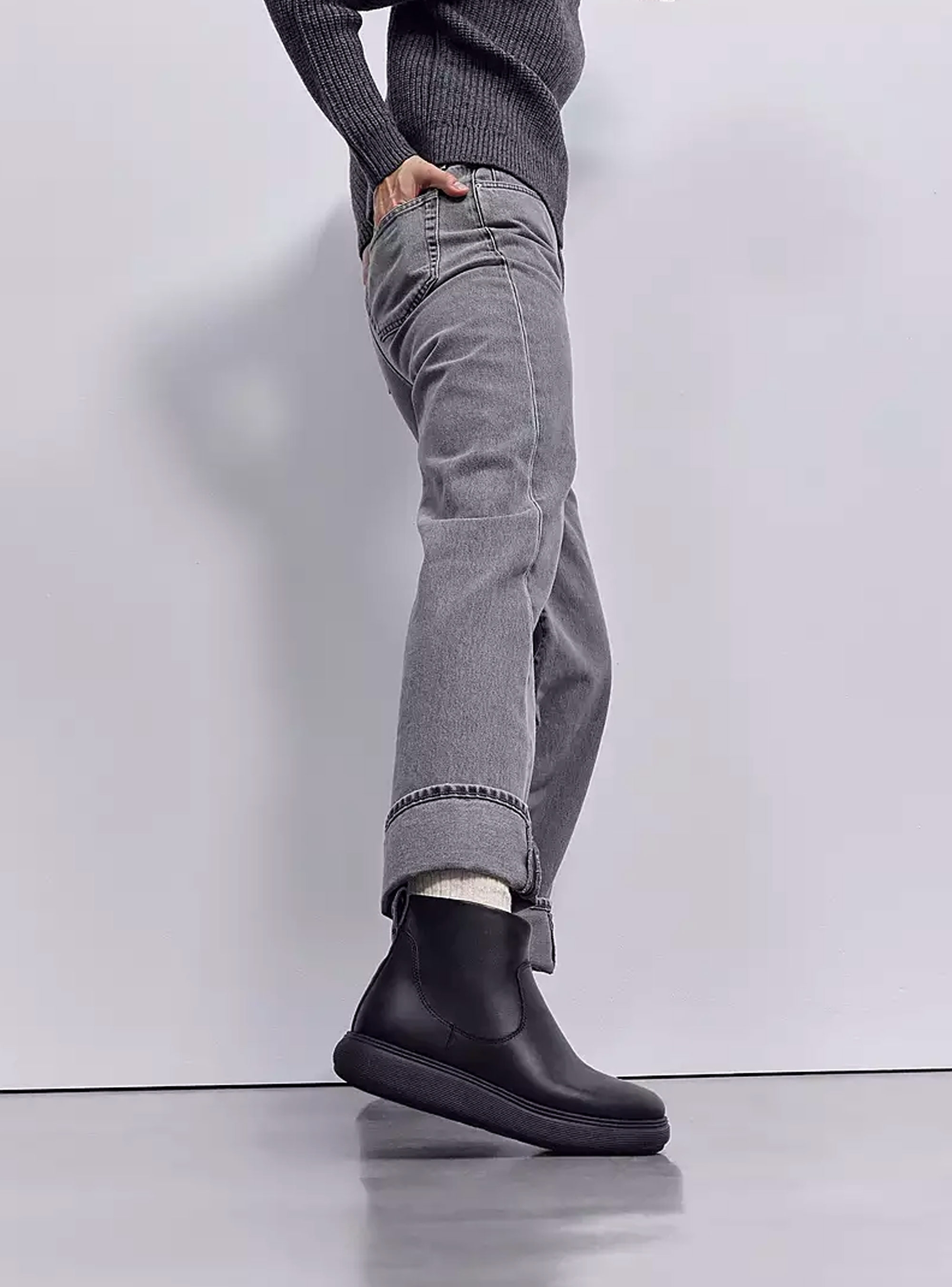 FIT FLOP iQ-COMFF Leather Zip Ankle Boots - Black