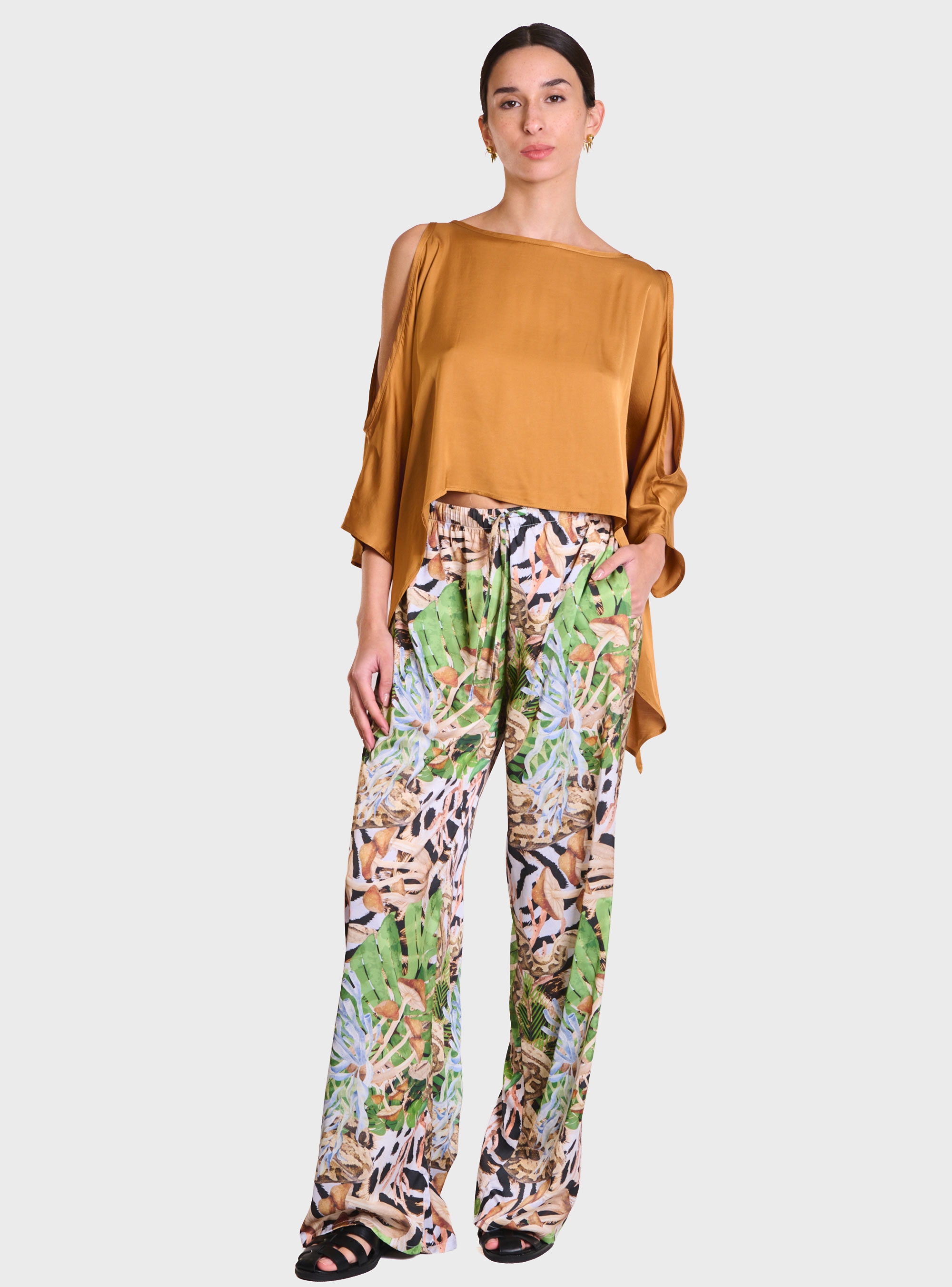 Atelier by Collectiva Noir Poppy Top - Camel