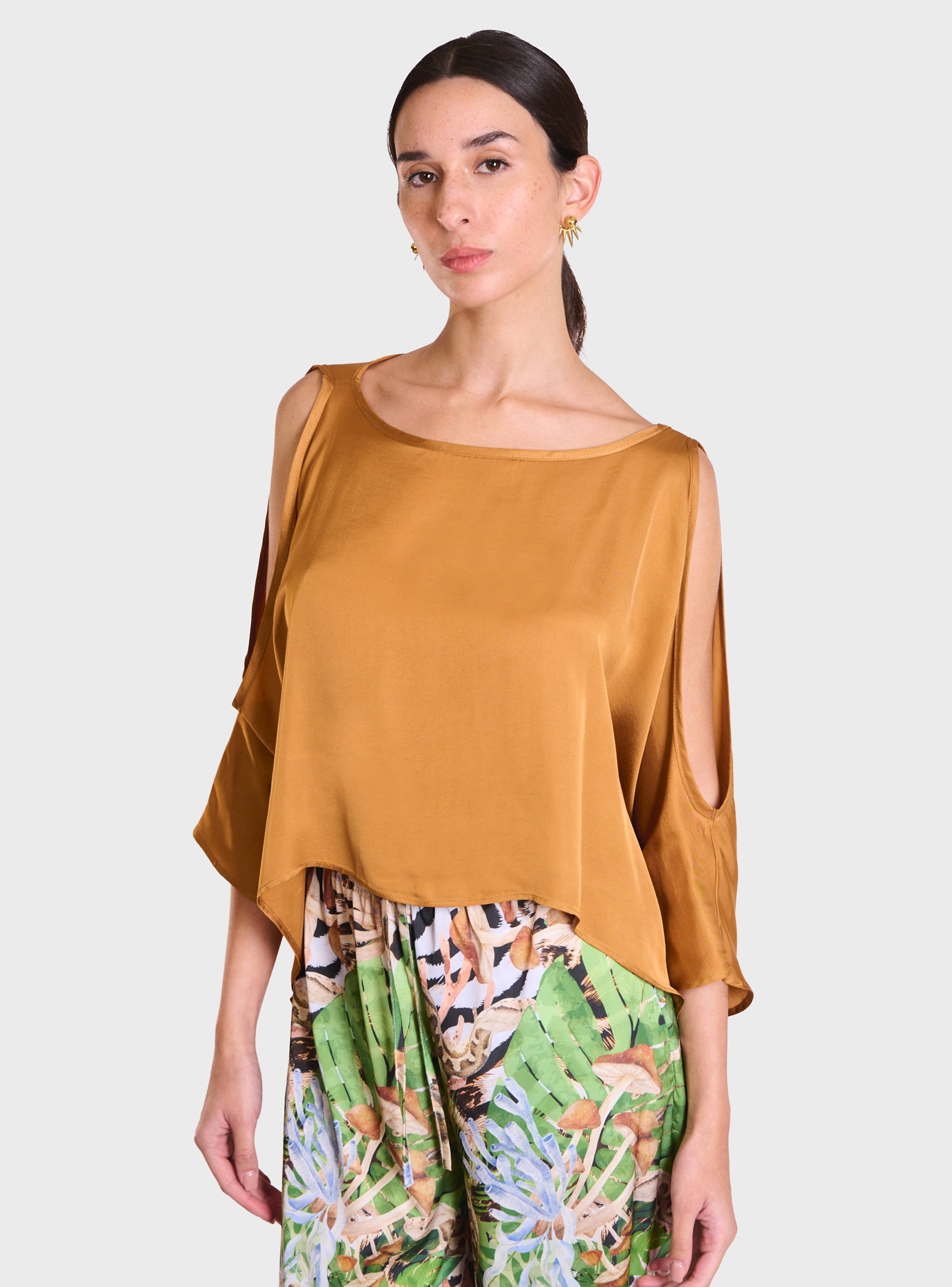 Atelier by Collectiva Noir Poppy Top - Camel