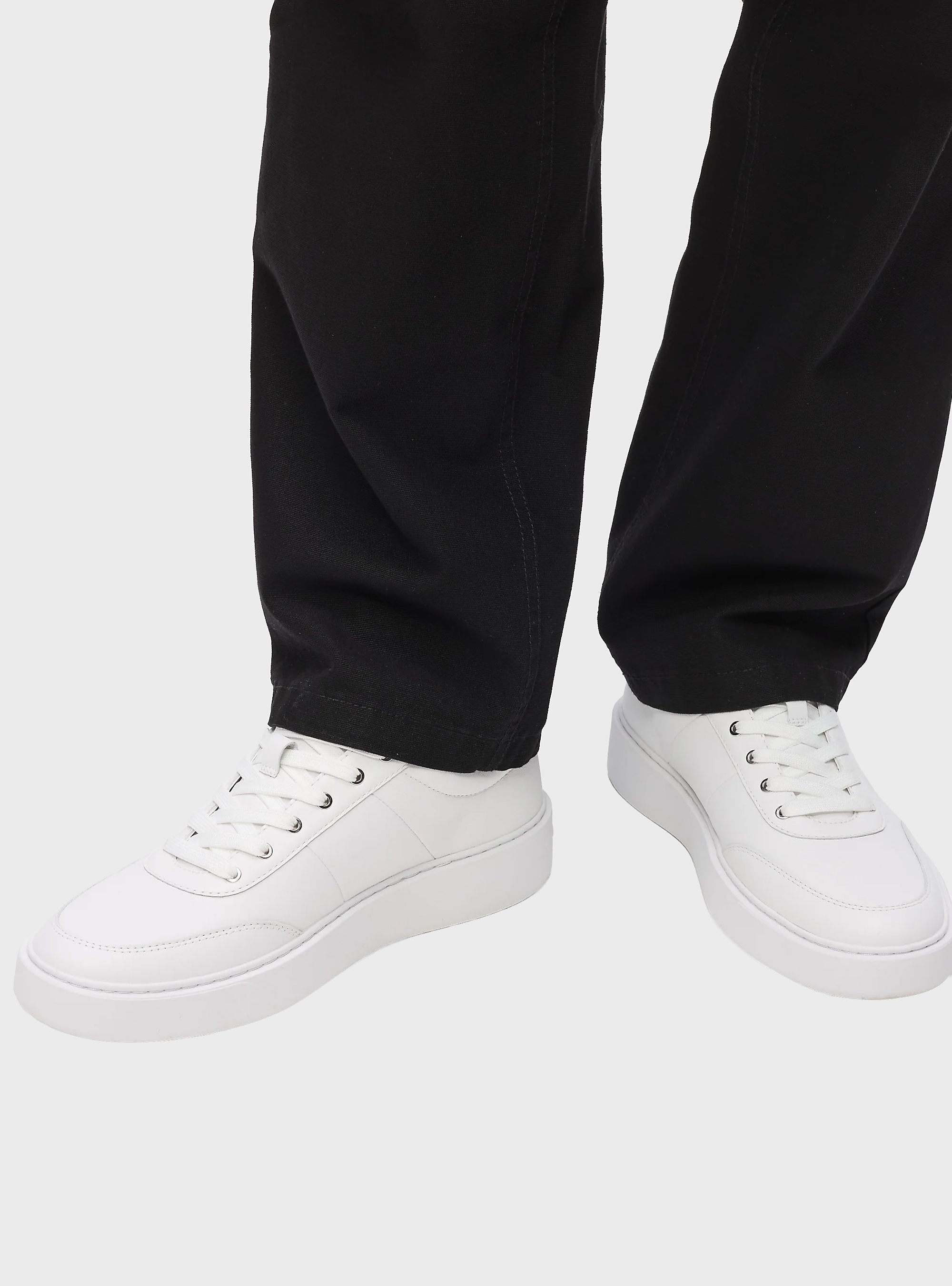 Karl Lagerfeld Flint Ii U-Front Lo Lace Sneakers - White