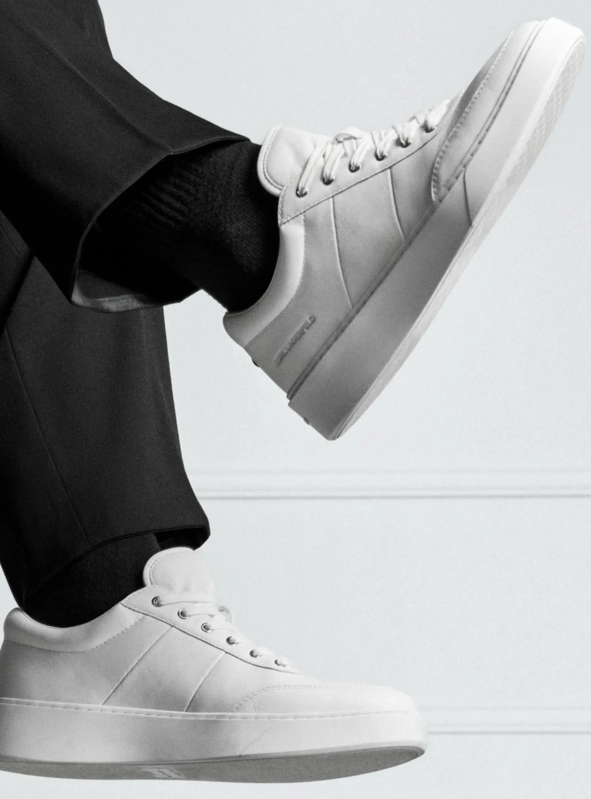 Karl Lagerfeld Flint Ii U-Front Lo Lace Sneakers - White