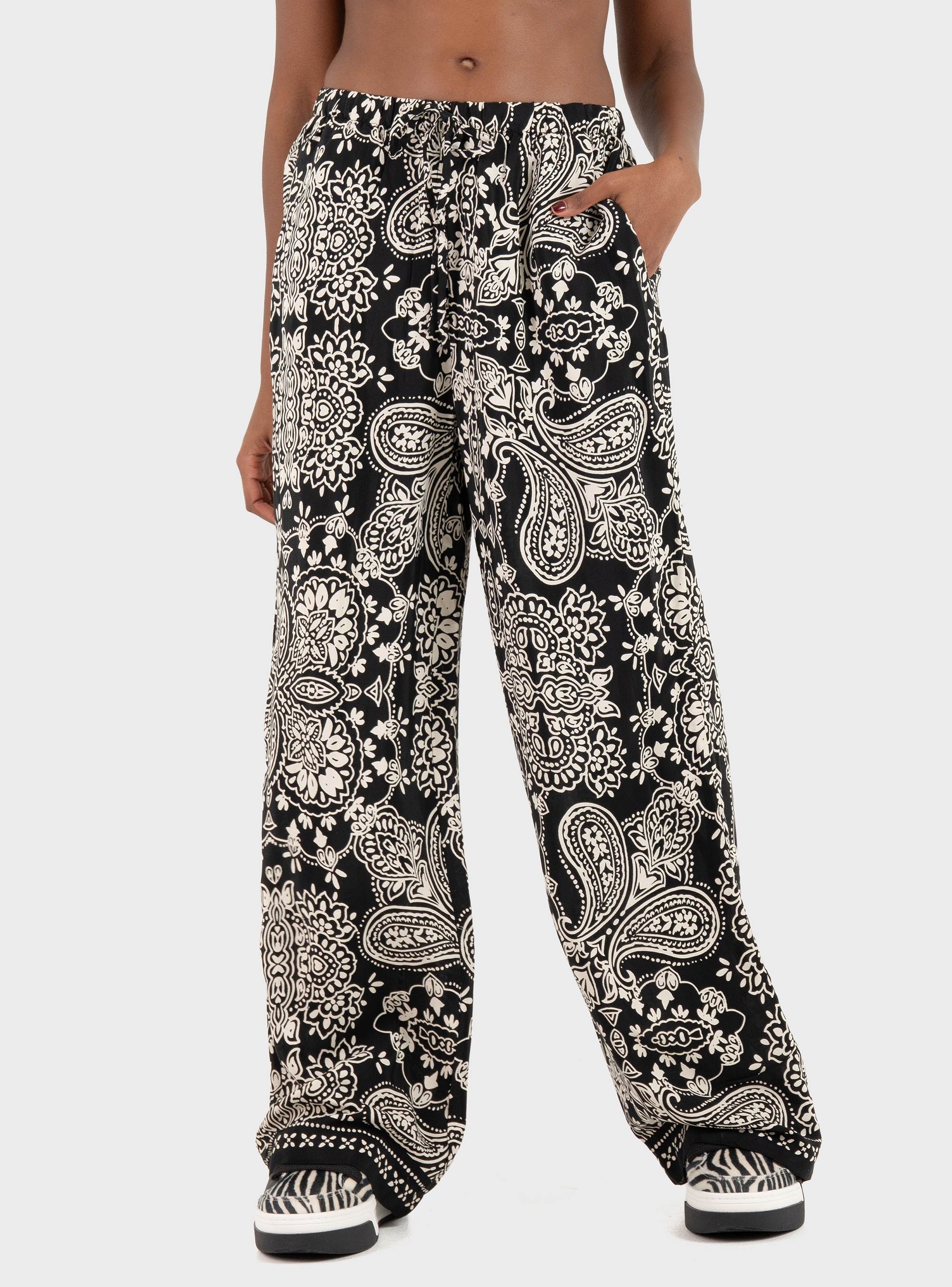 Only Emza Aja Pull Up Pants - Black