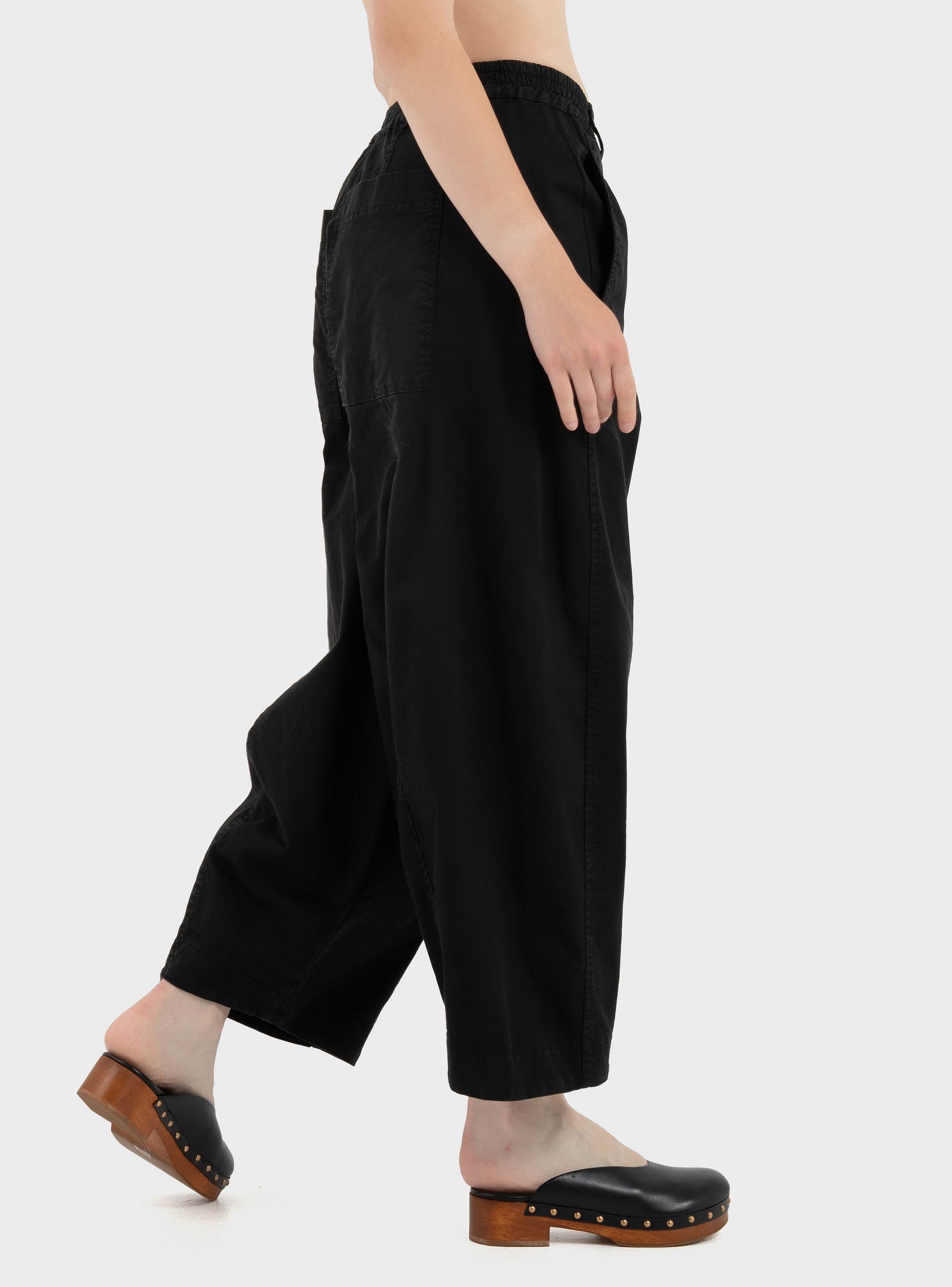 Philia Loft Barrel Trousers - Black