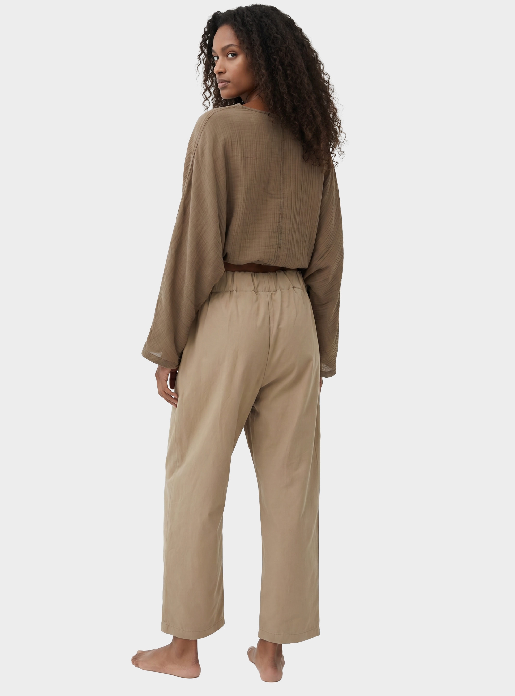 AE ER KIKERON PANTS - Beige