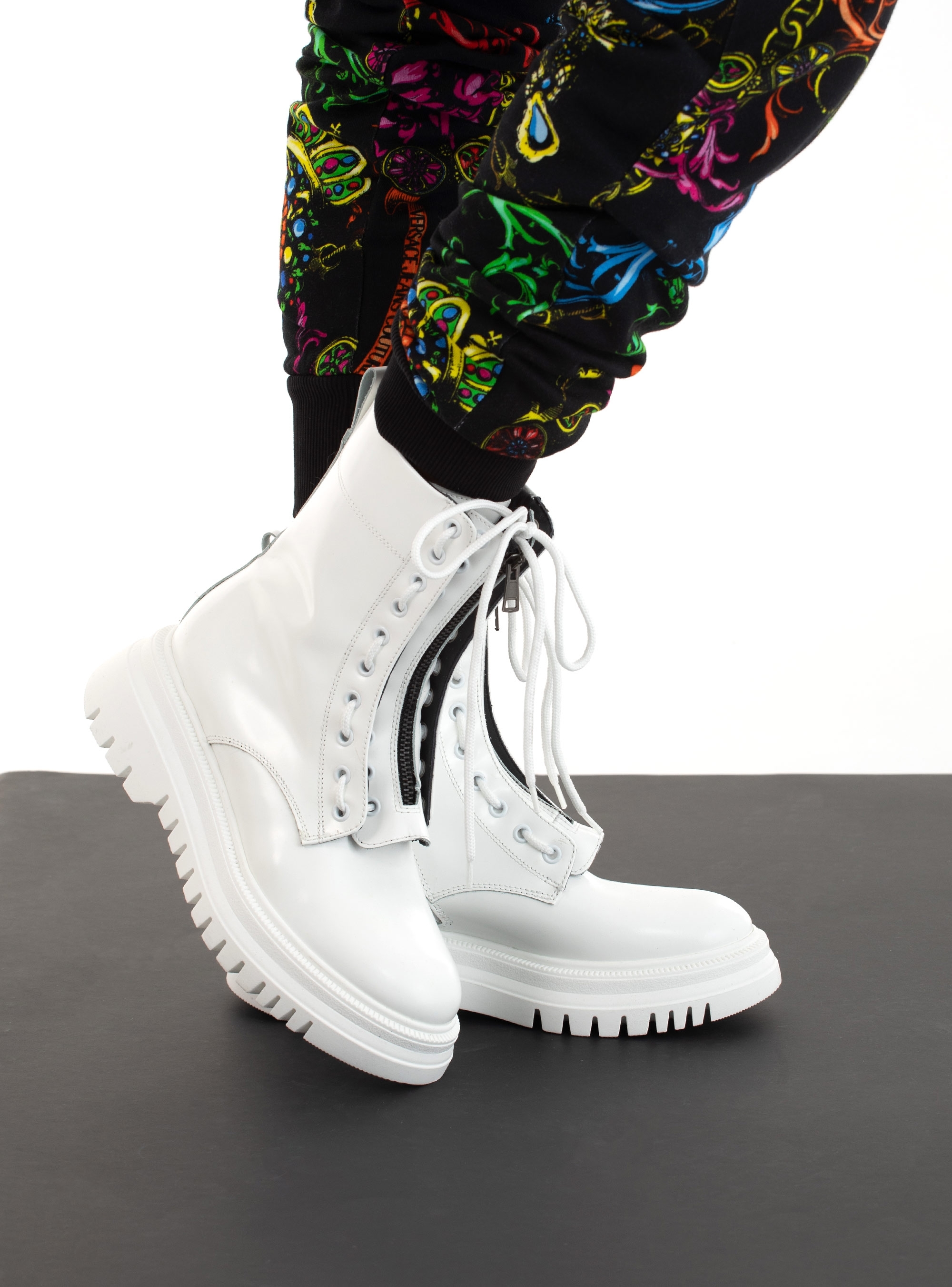 Janet & Janet Ankle Boots-White