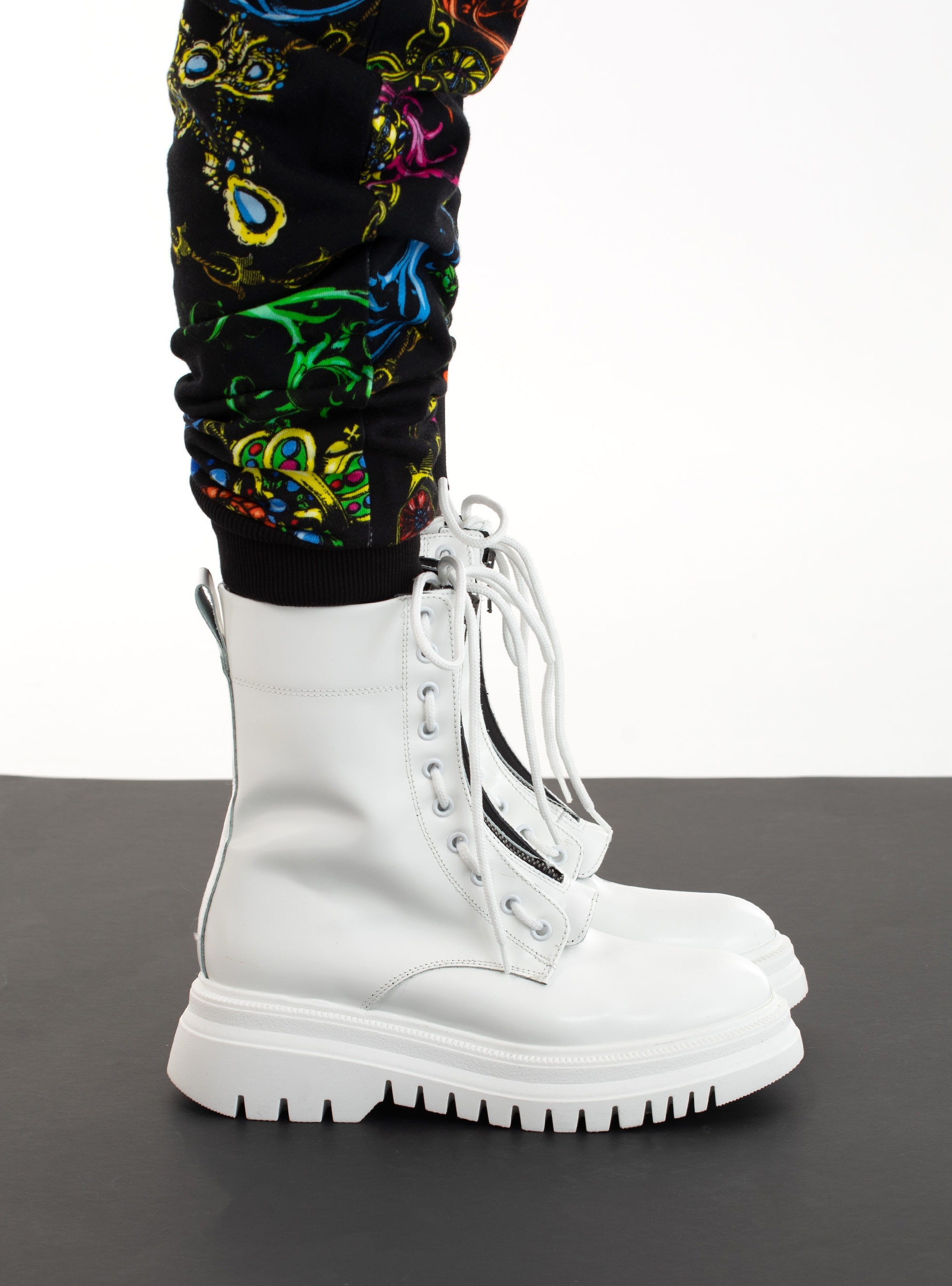 Janet & Janet Ankle Boots-White