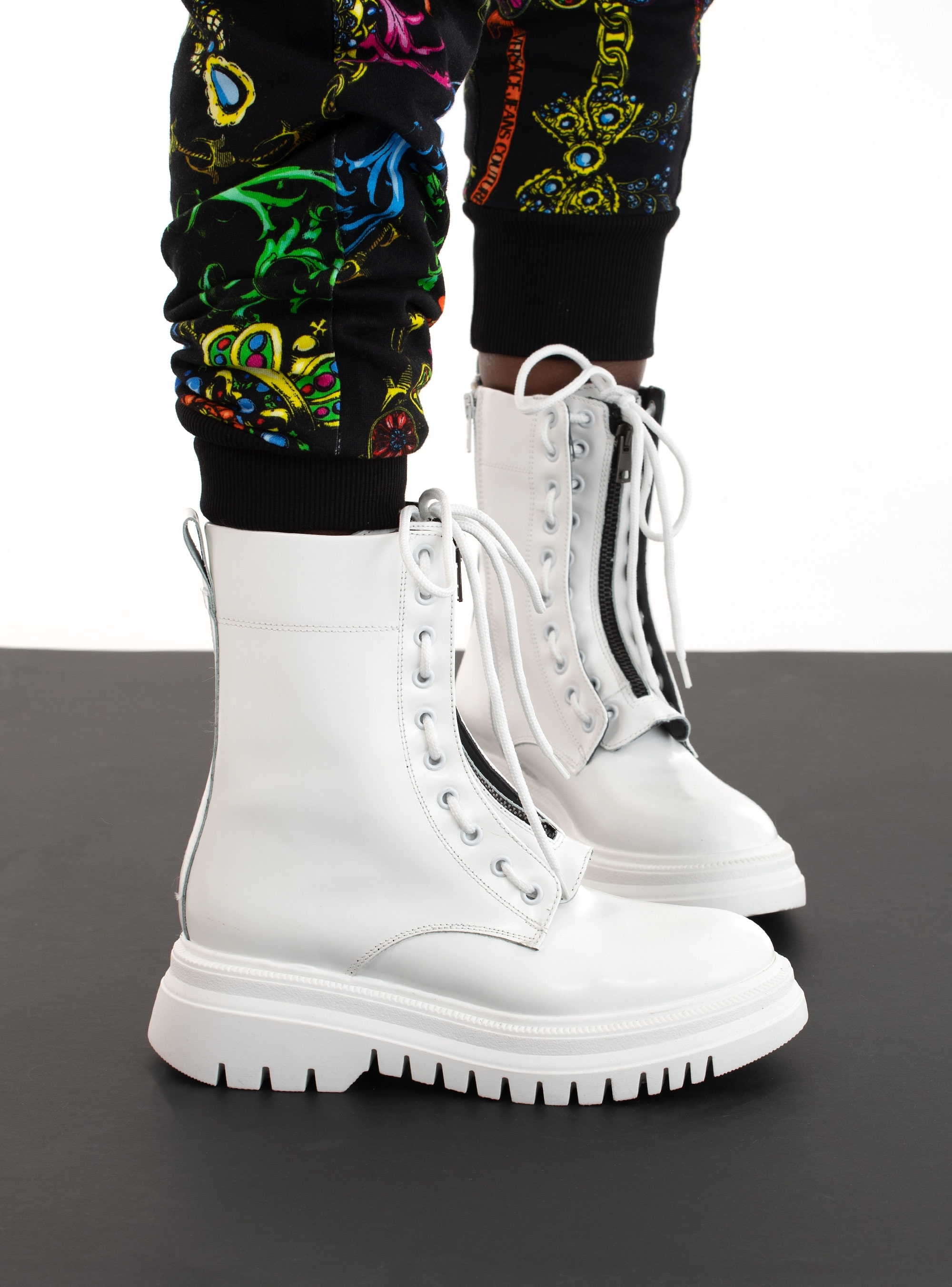 Janet & Janet Ankle Boots-White