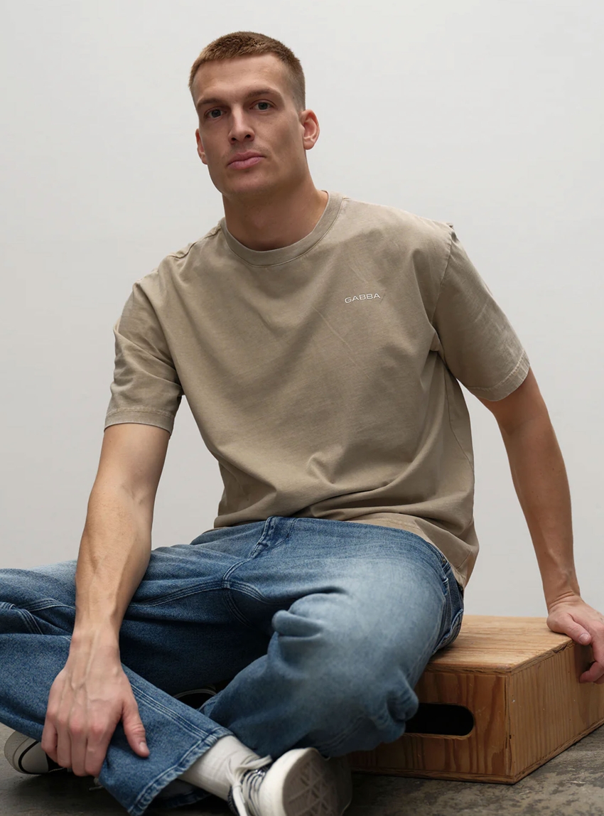 Gabba Nigel Boxy Snow Tee - Dark Beige